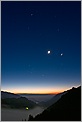 Aube au col de Bleine avec filé d'étoiles & Lune  (CANON 10D + EF 17/40 L)