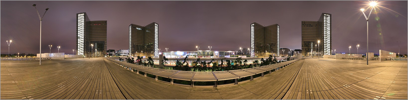 Bibliothéque Nationale de France en vue panoramique sur 360° - PARIS (CANON 5D + EF 16-35mm L II F2,8)