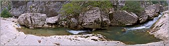 Panoramique dans la clue de Saint-Auban (CANON 10D + EF 17-40 L)