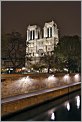 Cathédrale Notre Dame de Paris et quai de Seine la nuit CANON 5D + EF 35mm F/D 1,4 L