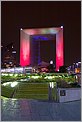 Grande Arche de la Défense illuminée la nuit (CANON 20D + EF 17-40 L)