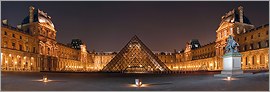 La cour du Louvre et sa pyramide - Paris (CANON 10D + EF 17-40 L)