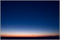 Lueurs du jour naissant sur fond de ciel étoilé (CANON 10D + EF 17-40 L)