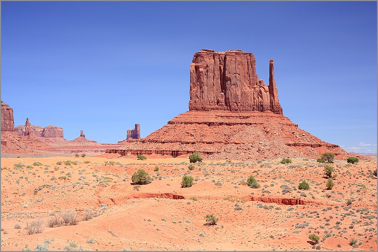 Monument Valley (Navajo Tribal Park) Camel Butte - photo réalisée avec CANON 5D + EF 50mm  F1,4