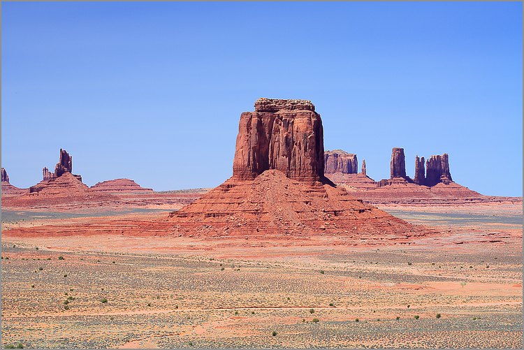 Monument Valley (Navajo Tribal Park) photo réalisée avec CANON 5D + EF 100 macro  F2,8