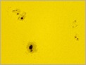Gros plan sur des tâches à la surface du Soleil (OLYMPUS E-10)